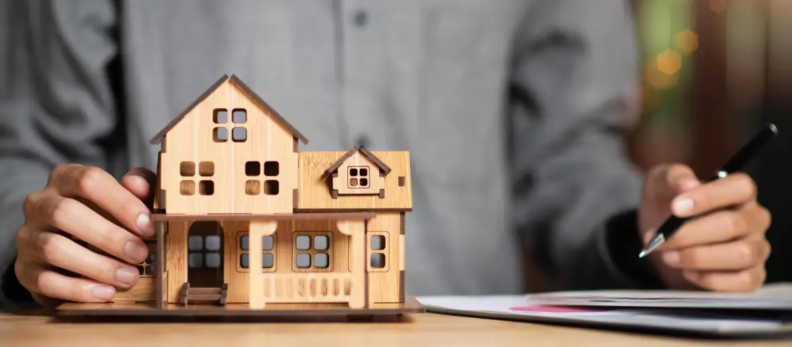Certified sworn property valuer inspecting a residential property for legal valuation